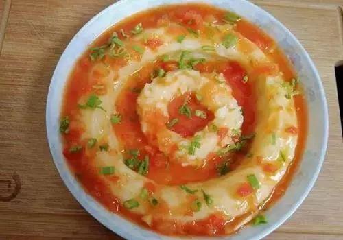 小孩吃西红柿炒小瓜,营养美味儿童佳肴